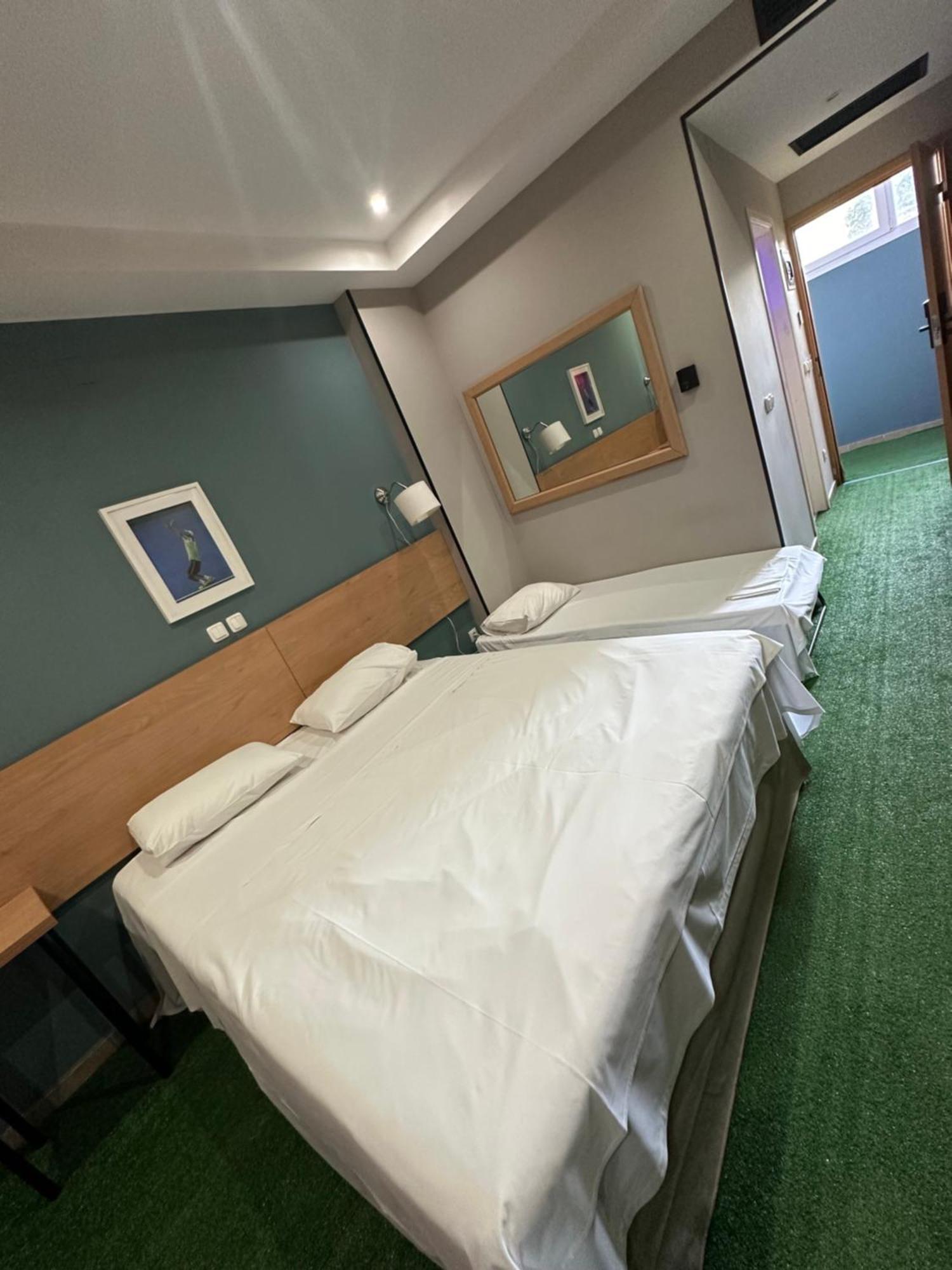 Economy Triple Room