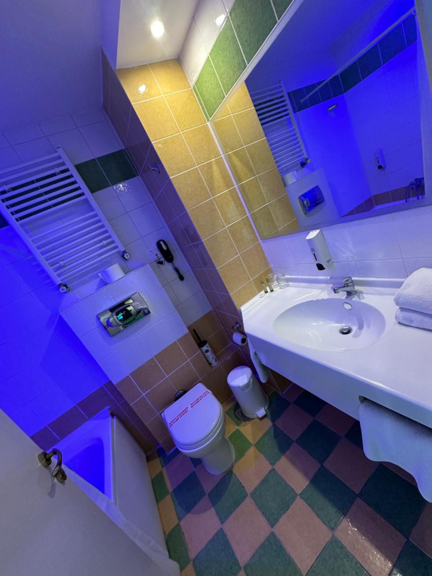 Economy Triple Room